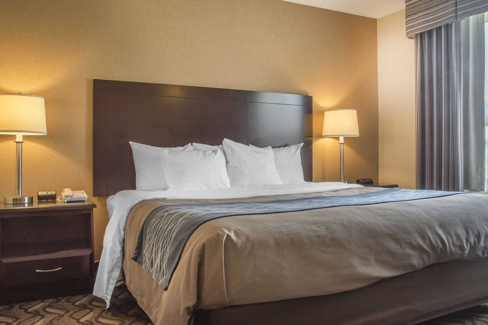 Comfort Inn & Suites Ambassador Bridge Windsor Zimmer foto